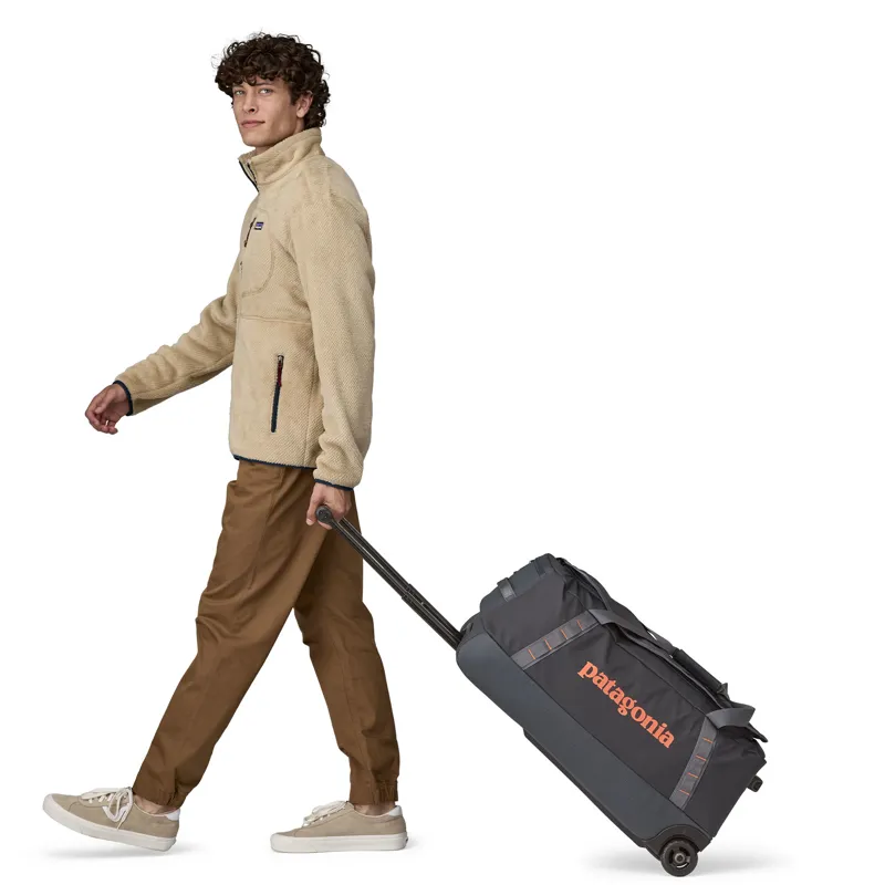 Patagonia Black Hole Wheeled Duffel 70L Smolder Blue-4