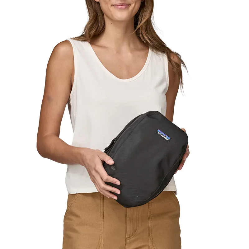 Patagonia Black Hole Cube 6L Black-3