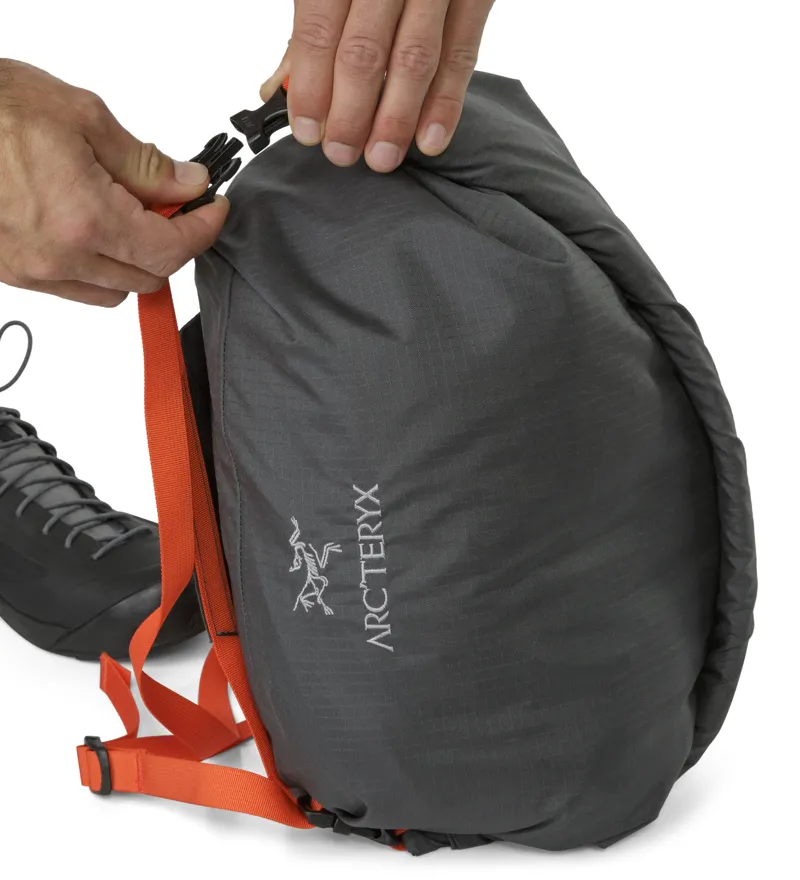 Arcteryx Haku Ropebag Pilot-Flare-2
