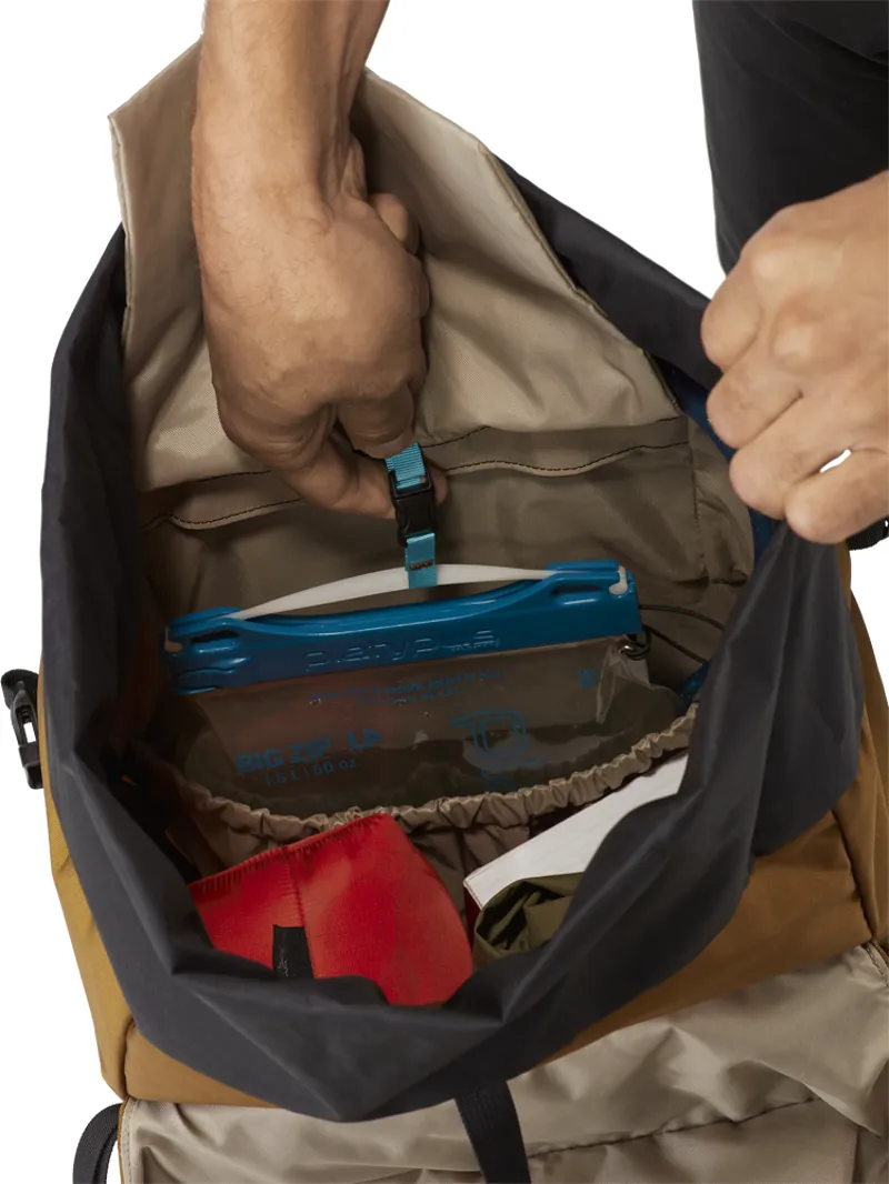 Arcteryx Brize 32 Backpack Black-10