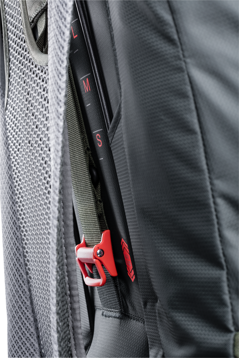 Deuter Mens Futura Air Trek 50+10 Black/Graphite-9