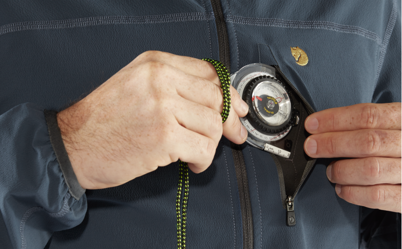 Fjallraven Mens Bergtagen Stretch Half Zip Black-6