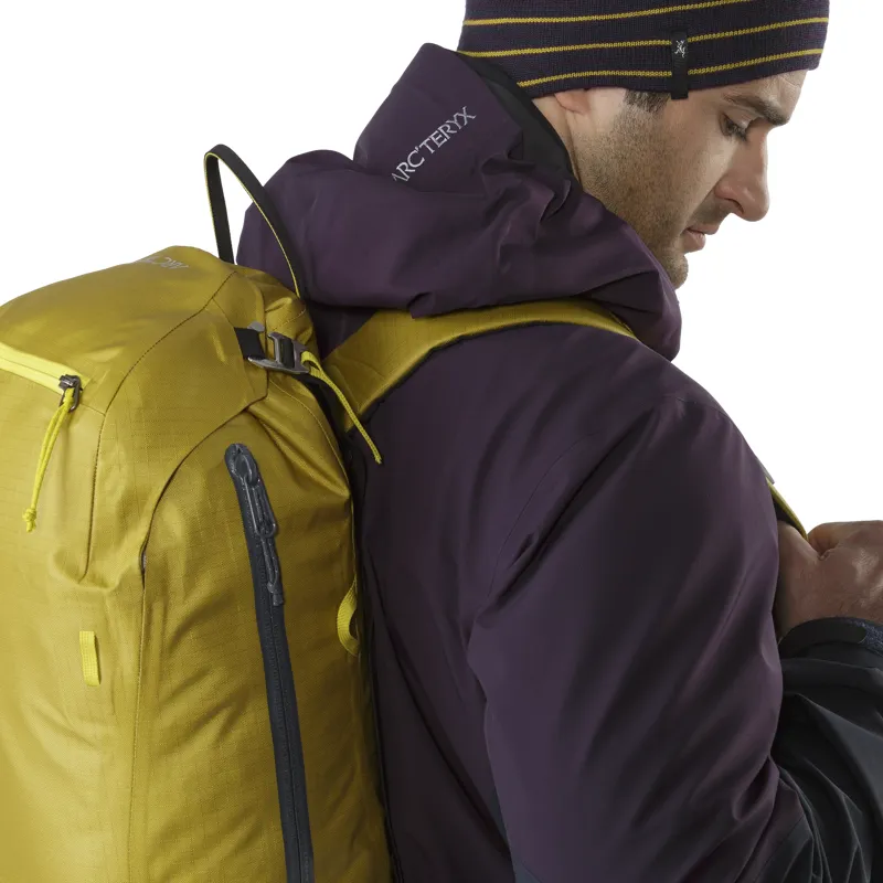 Arcteryx Alpha SK 32 Flare-10