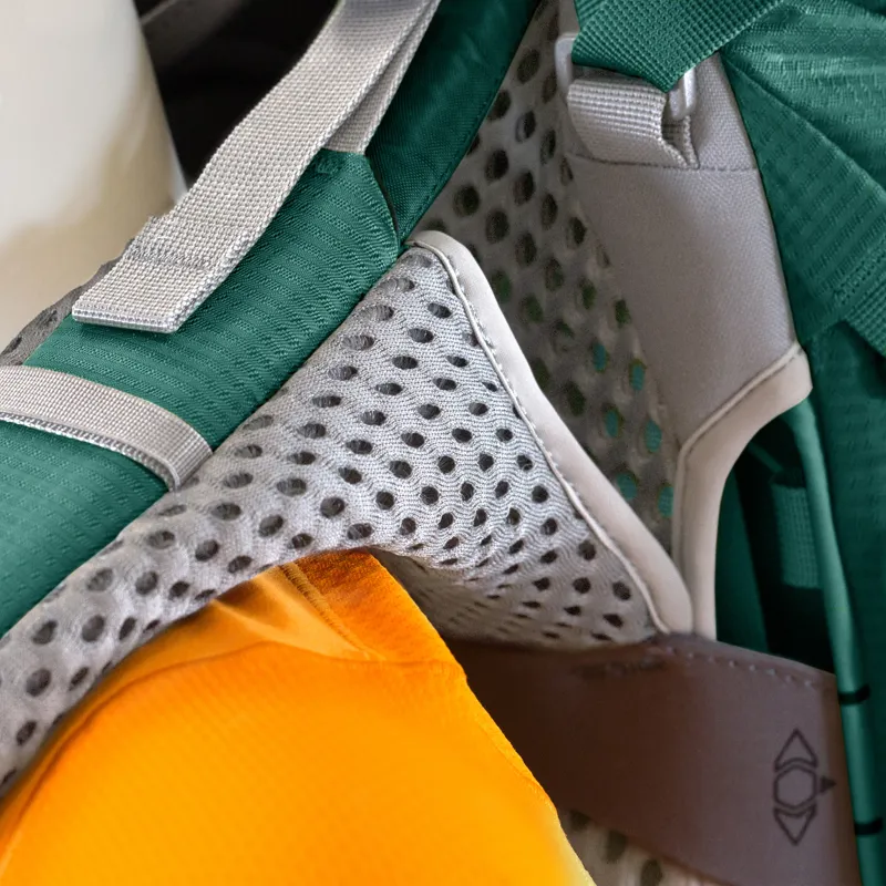 Osprey Womens Aura AG 50 Rain Forest Green-6