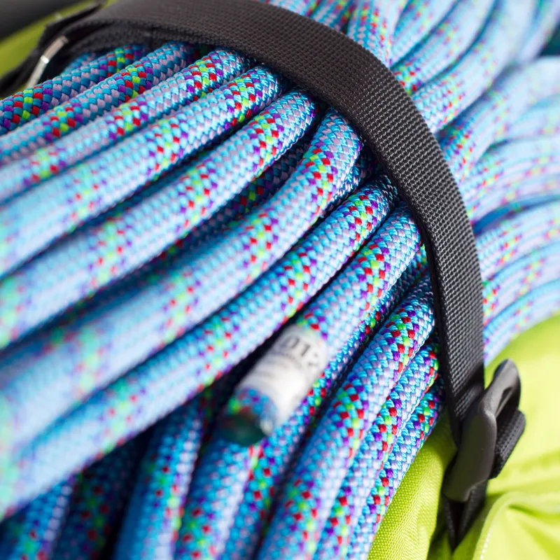 Osprey Mutant 28 Gritstone Black-2