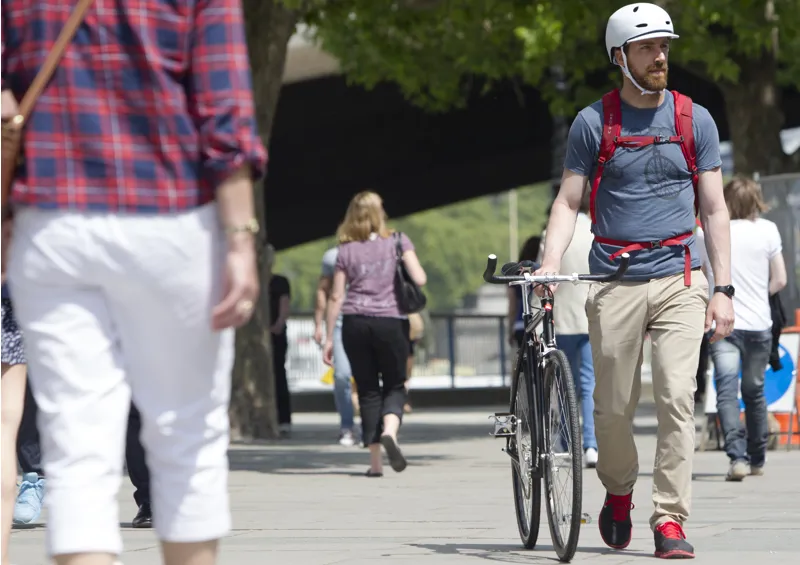 Osprey Quasar 28 Desert Khaki-9