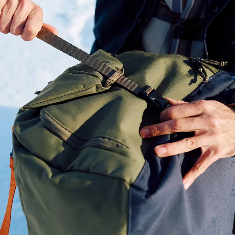 Fjallraven Farden Duffel 80 Green-13