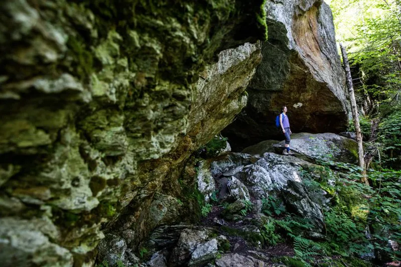 Darn Tough Womens Light Hiker Micro Crew Light Cushion Aqua-2