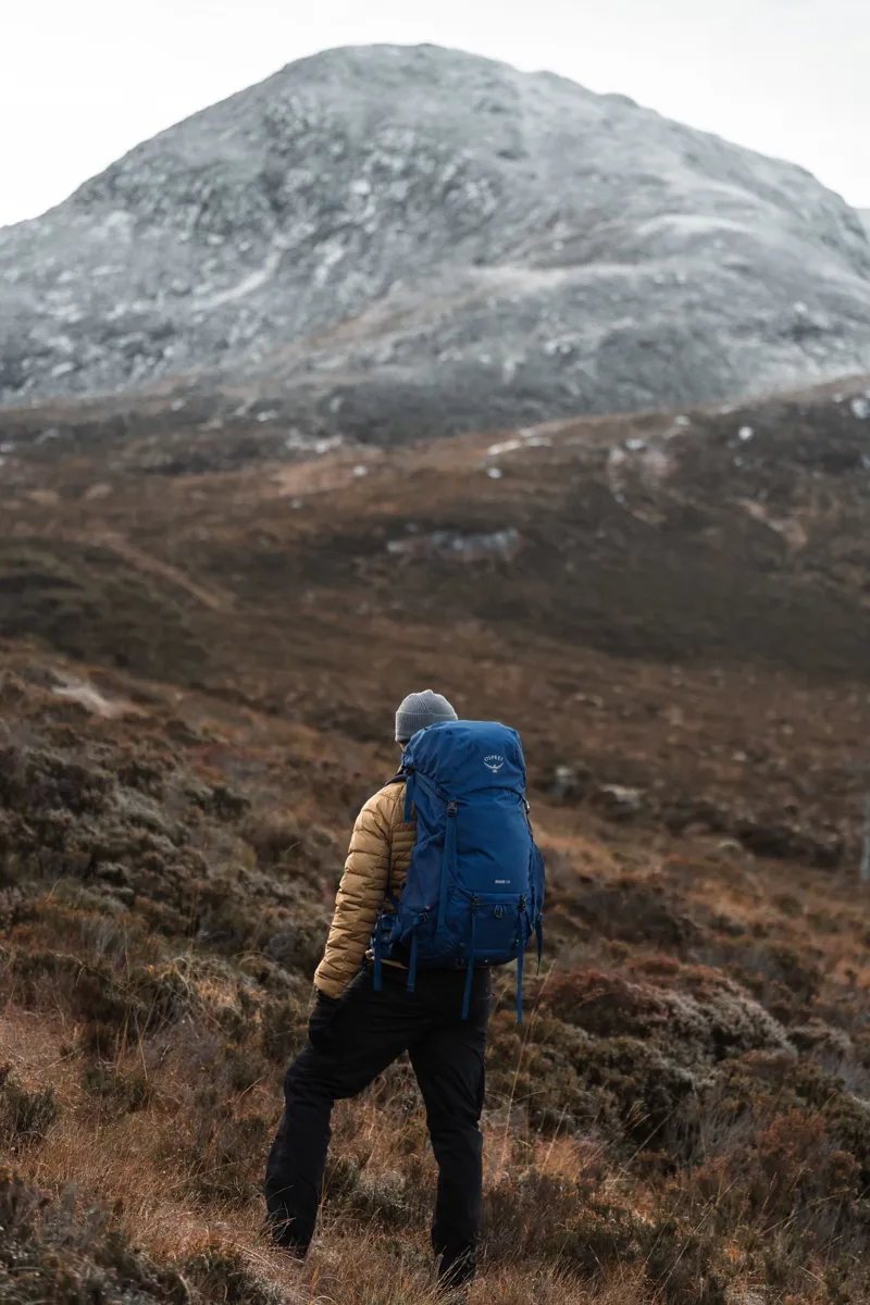 Osprey Rook 65 Dark Charcoal/Silver Lining-7