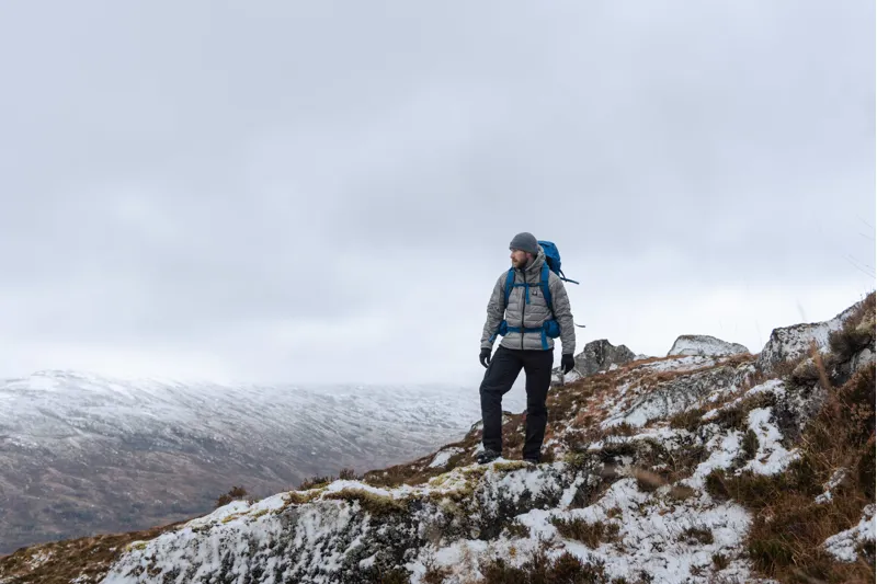 Osprey Rook 65 Dark Charcoal/Silver Lining-6