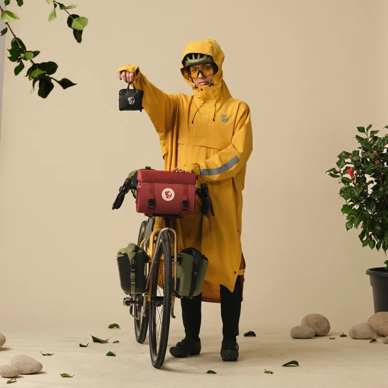 Specialized Fjallraven S/F Handlebar Bag Rain Cover Black-3