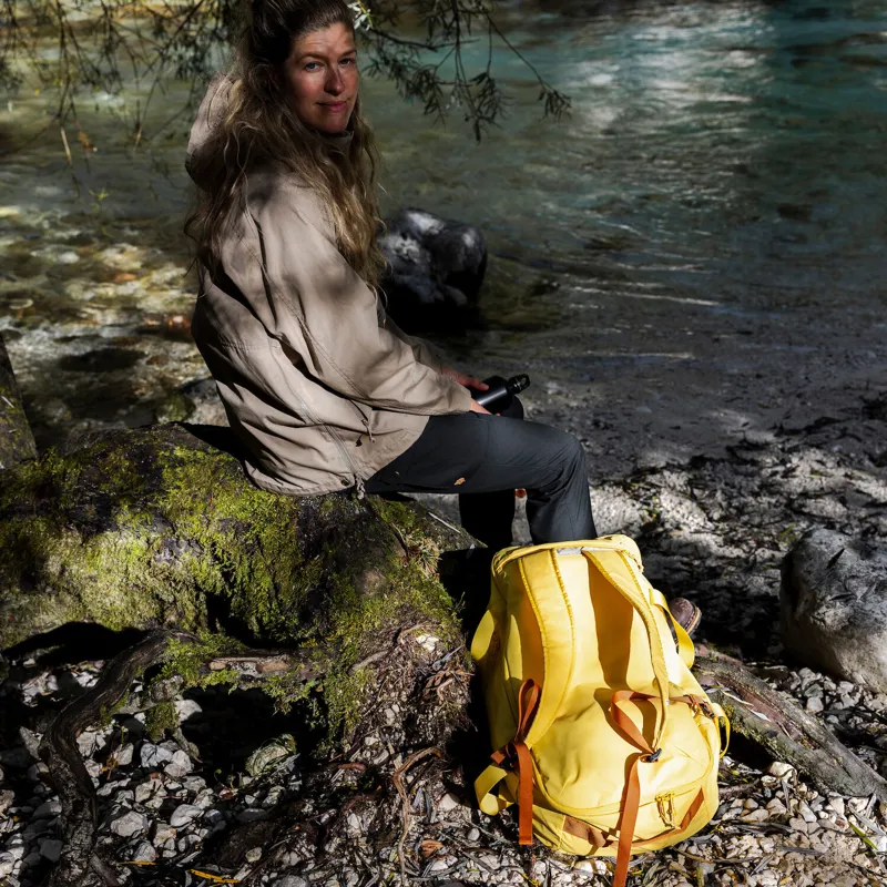 Fjallraven High Coast Duffel 36 Mellow Yellow-13